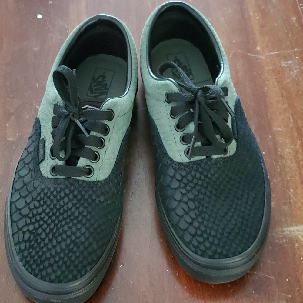 NEW Harry Potter x VANS Slytherin Era